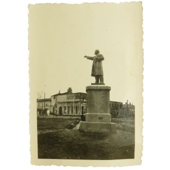 Eastern Front-Lenin Monument. Espenlaub militaria
